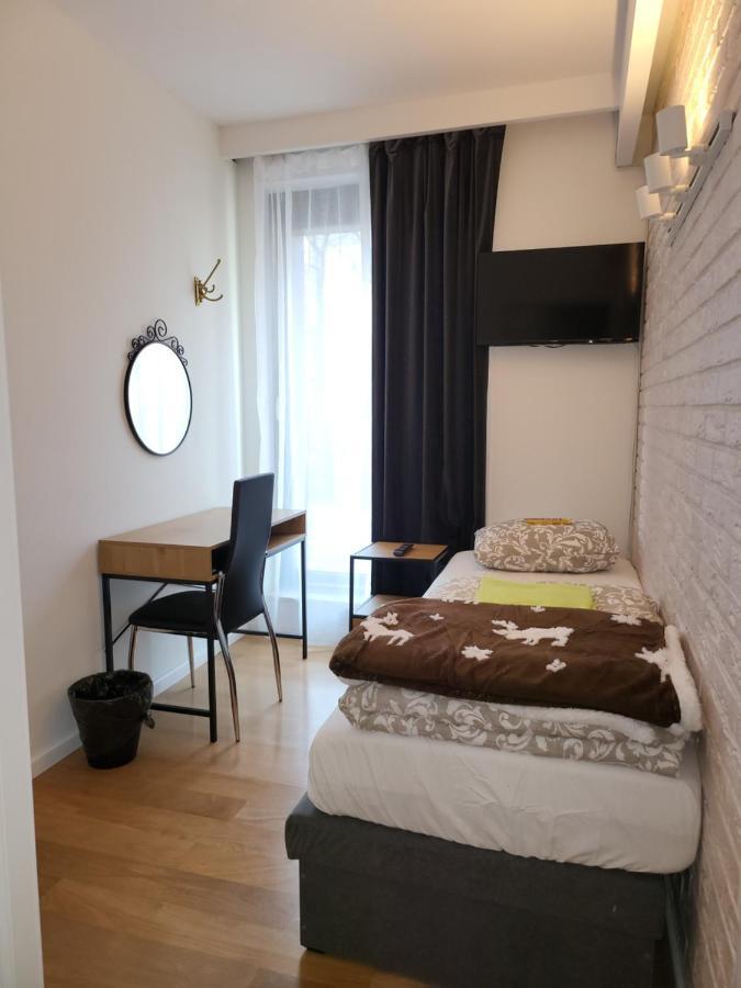 Amber Hostel Szlak Krasków Exterior foto